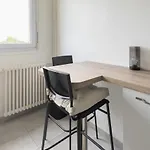 Apartment Mat&ness *